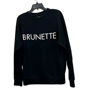 Brunette women’s sweater